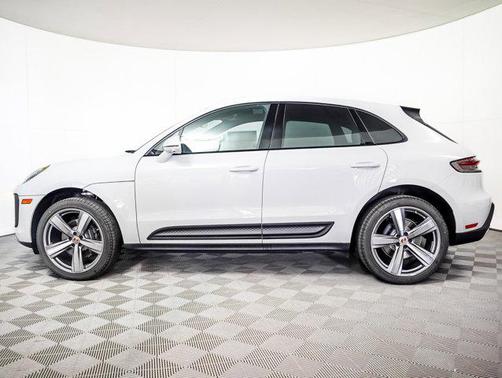 2025 Porsche Macan AWD