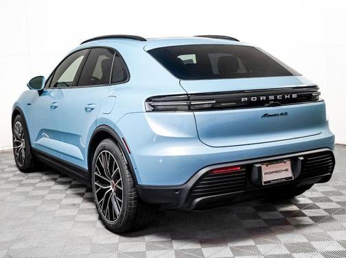 2025 Porsche Macan 4S
