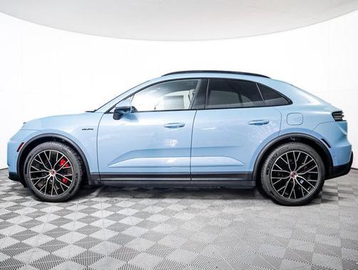 2025 Porsche Macan 4S