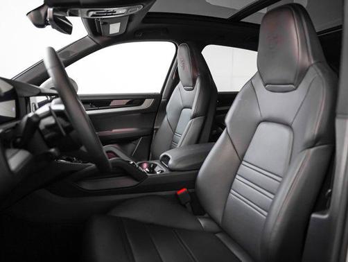 2025 Porsche Cayenne S
