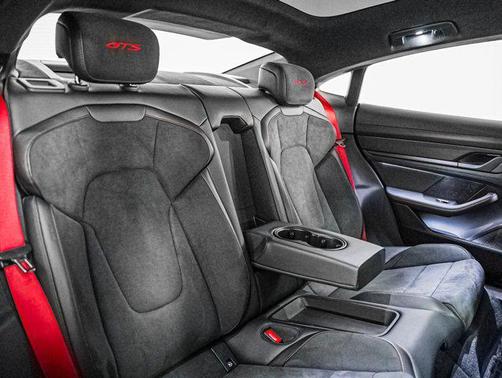 2022 Porsche Taycan GTS