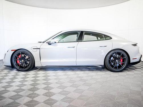 2022 Porsche Taycan GTS