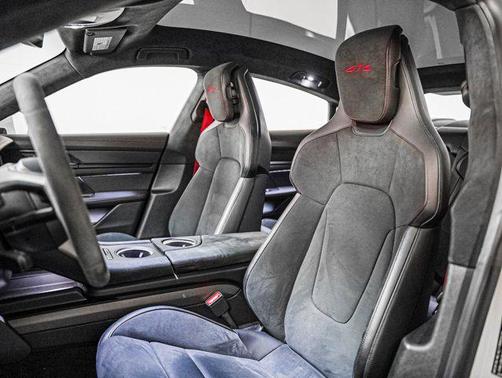 2022 Porsche Taycan GTS