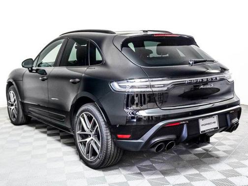 2025 Porsche Macan Base