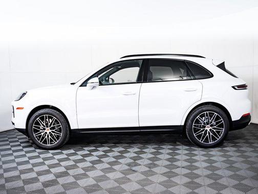2024 Porsche Cayenne AWD