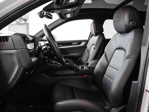 2024 Porsche Cayenne AWD