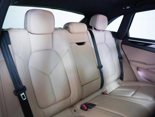 2024 Porsche Macan AWD