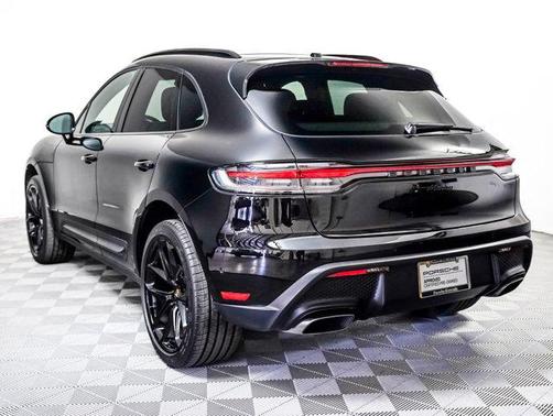 2022 Porsche Macan AWD