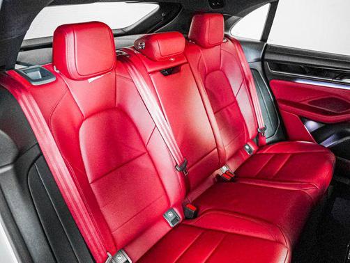 2026 Porsche Macan 4S