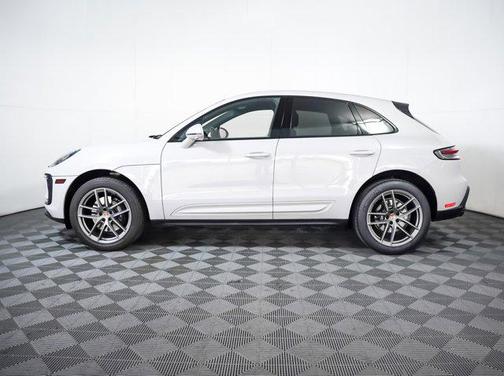 Chalk 2022 Porsche Macan Macan
