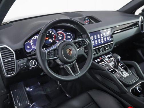 2023 Porsche Cayenne Platinum Edition