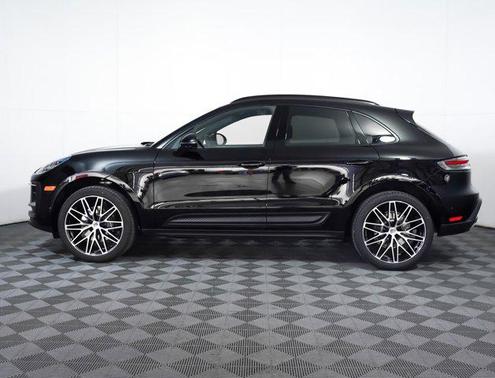 2025 Porsche Macan AWD
