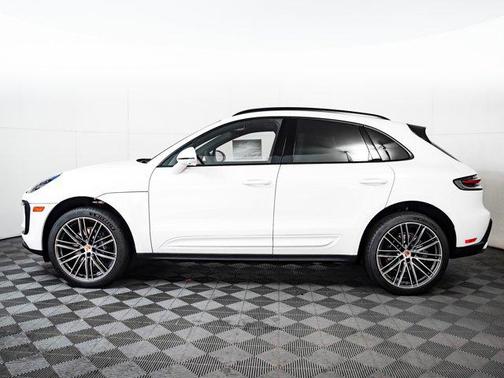 2026 Porsche Macan AWD