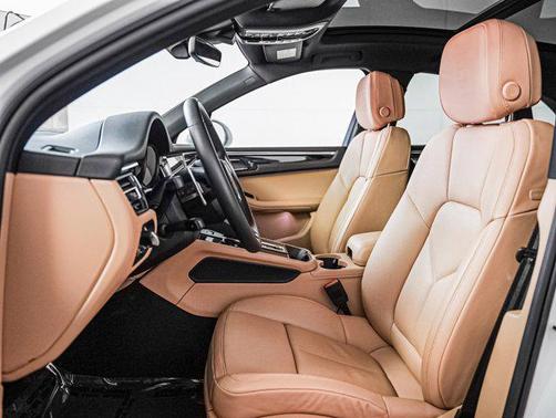 2025 Porsche Macan AWD