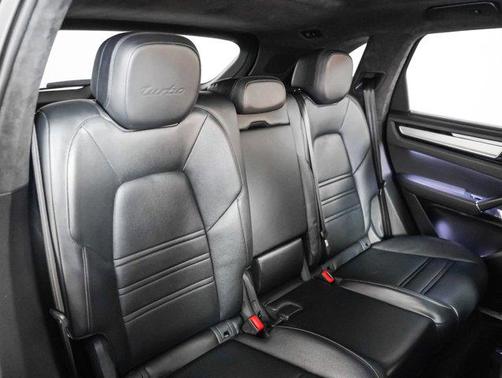 2022 Porsche Cayenne Turbo
