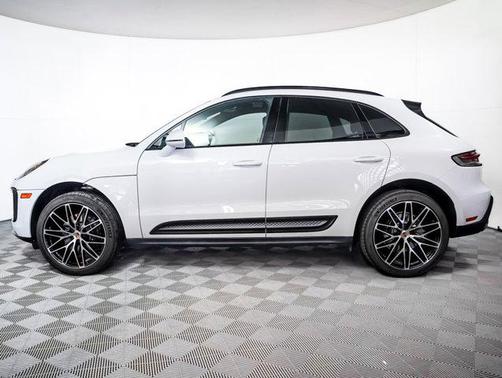 2025 Porsche Macan AWD