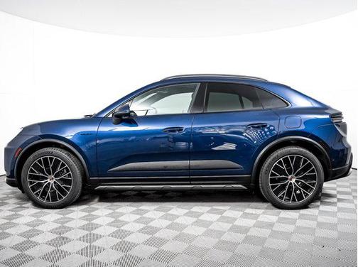 GENTIAN BLUE 2025 Porsche Macan Macan Electric