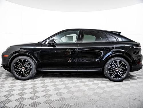 CHROMITE BLACK 2026 Porsche Cayenne Cayenne
