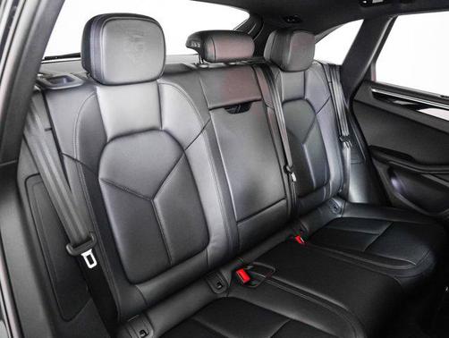 2025 Porsche Macan AWD