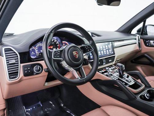 2023 Porsche Cayenne Platinum Edition
