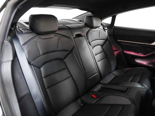 2025 Porsche Taycan RWD