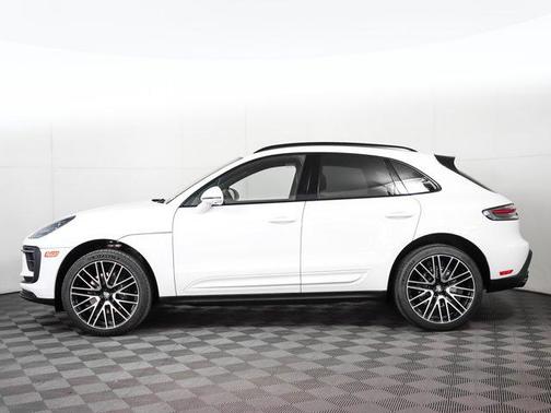 2025 Porsche Macan Base