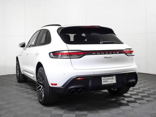 2025 Porsche Macan Base