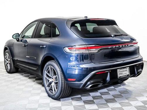 2022 Porsche Macan Base
