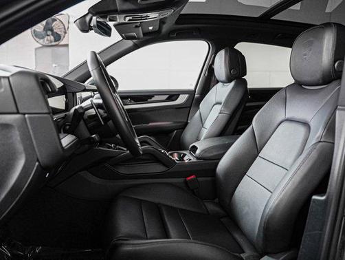 2025 Porsche Cayenne AWD