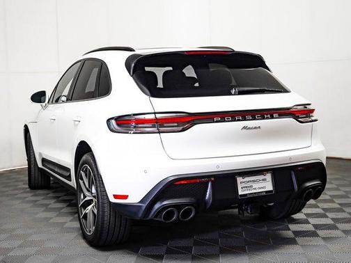 2025 Porsche Macan AWD