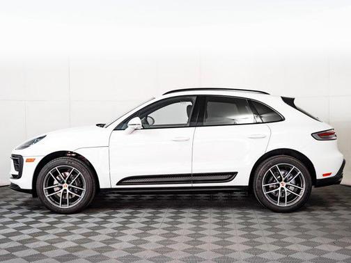 2025 Porsche Macan AWD
