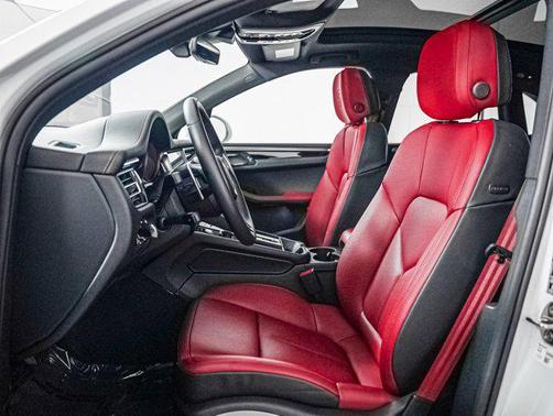 2025 Porsche Macan S