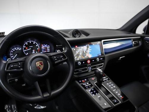 2024 Porsche Macan AWD