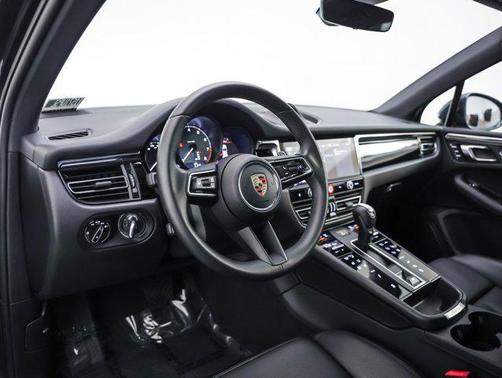 2025 Porsche Macan S