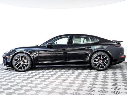 2026 Porsche Panamera 4