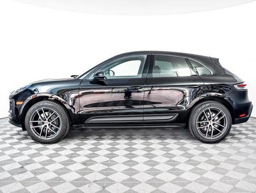 2025 Porsche Macan AWD