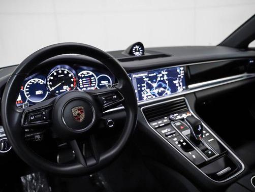 2023 Porsche Panamera 4