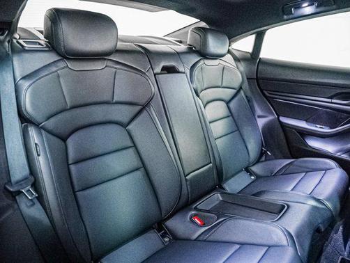 2022 Porsche Taycan RWD