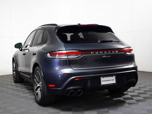 2025 Porsche Macan Base