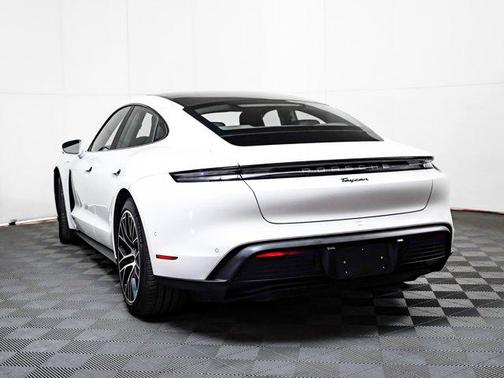 2022 Porsche Taycan RWD