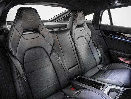 2026 Porsche Panamera RWD