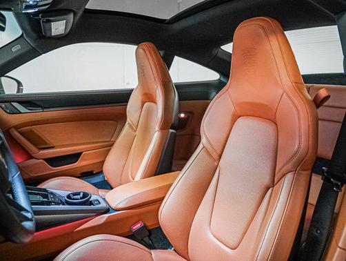 2025 Porsche 911 Carrera