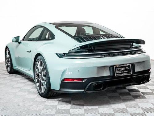 2025 Porsche 911 Carrera