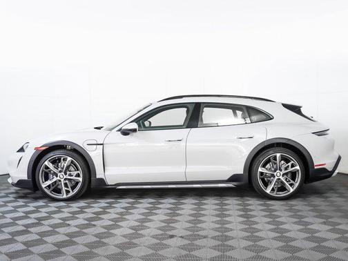 2024 Porsche Taycan 4