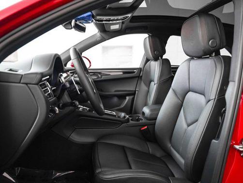 2026 Porsche Macan AWD