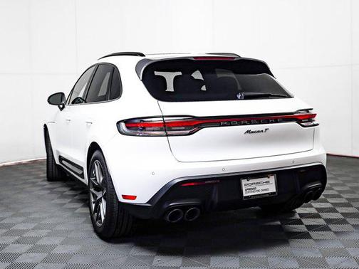 2025 Porsche Macan T