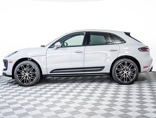 2025 Porsche Macan Base