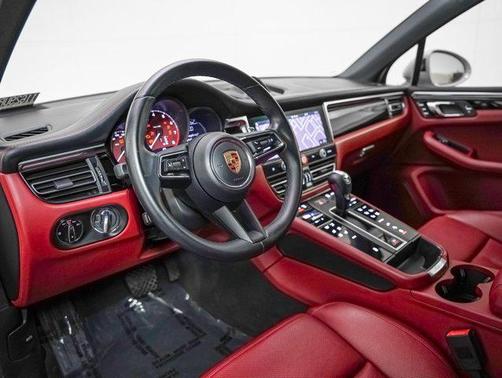 2022 Porsche Macan AWD
