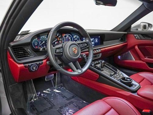 2024 Porsche 911 Carrera 4 GTS