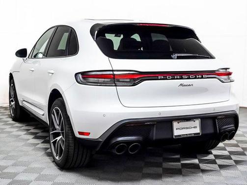 2025 Porsche Macan Base